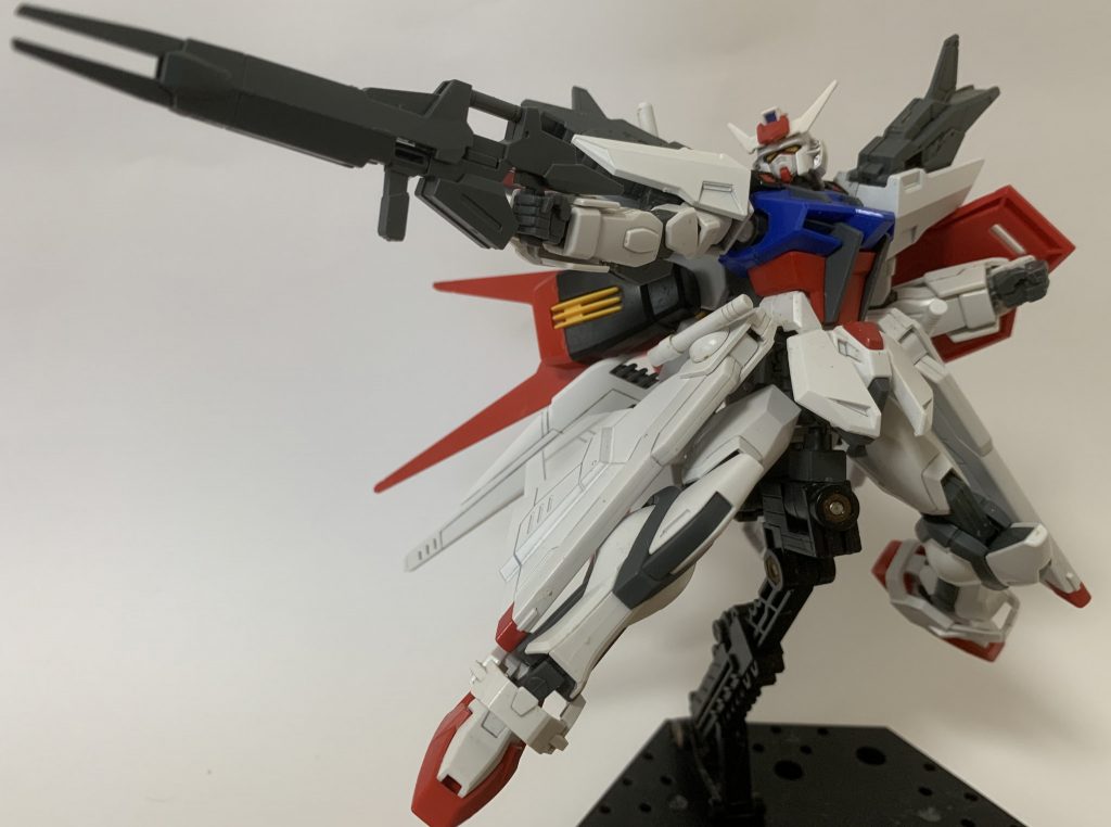 ストライクガンダムという事で、とりあえず種ポーズ。