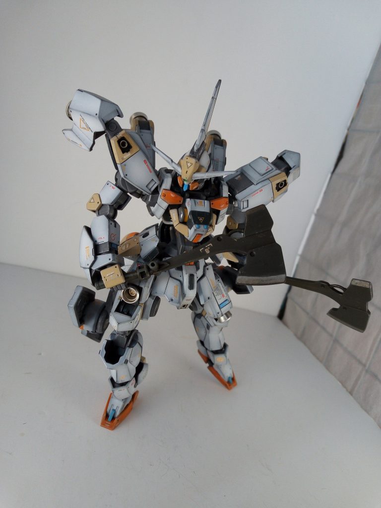 主人公とテストパイロットはお互いにMS乗りであるという事は伏せています。
それが後に悲劇を招く事となります。
彼らの共通点とは、二人とも同じ顔だったという事です。彼らは双子のように顔や背丈が同じだったのです。
詳細は火サス並にドロドロした妄想設定がありますが長いので省略します(;'∀')