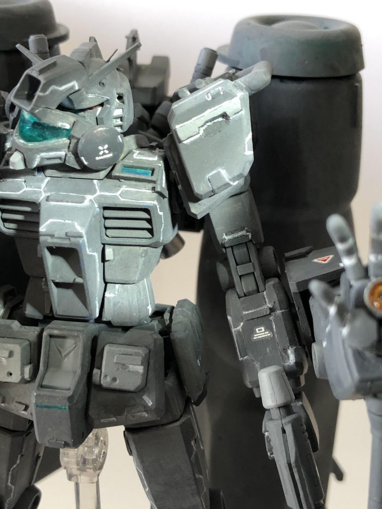 腕に腕をつけたり、ジムフェイスをつけたりと普通のガンダムではない異形感を出せたと思います細部にいたっては技術が拙く見栄えの悪いところが多いので、今後の課題としますマスク外れかけの写真が本作をよく表していて、とても気に入っています!もし感想をコメントとしていただけたら幸いですG8ガンダムにお付き合いいただき、本当にありがとうございました😄