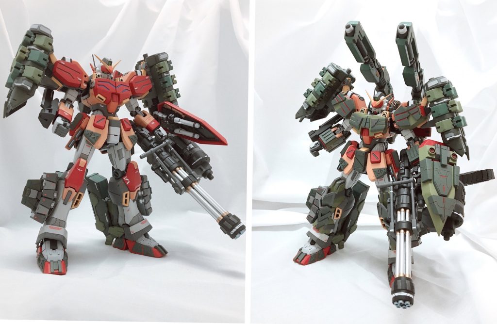 正面から。フルアーマーという事『フルアーマーガンダム』のイメージでグリーンをベースに塗装しました。すべての増加装甲が着脱可能です。