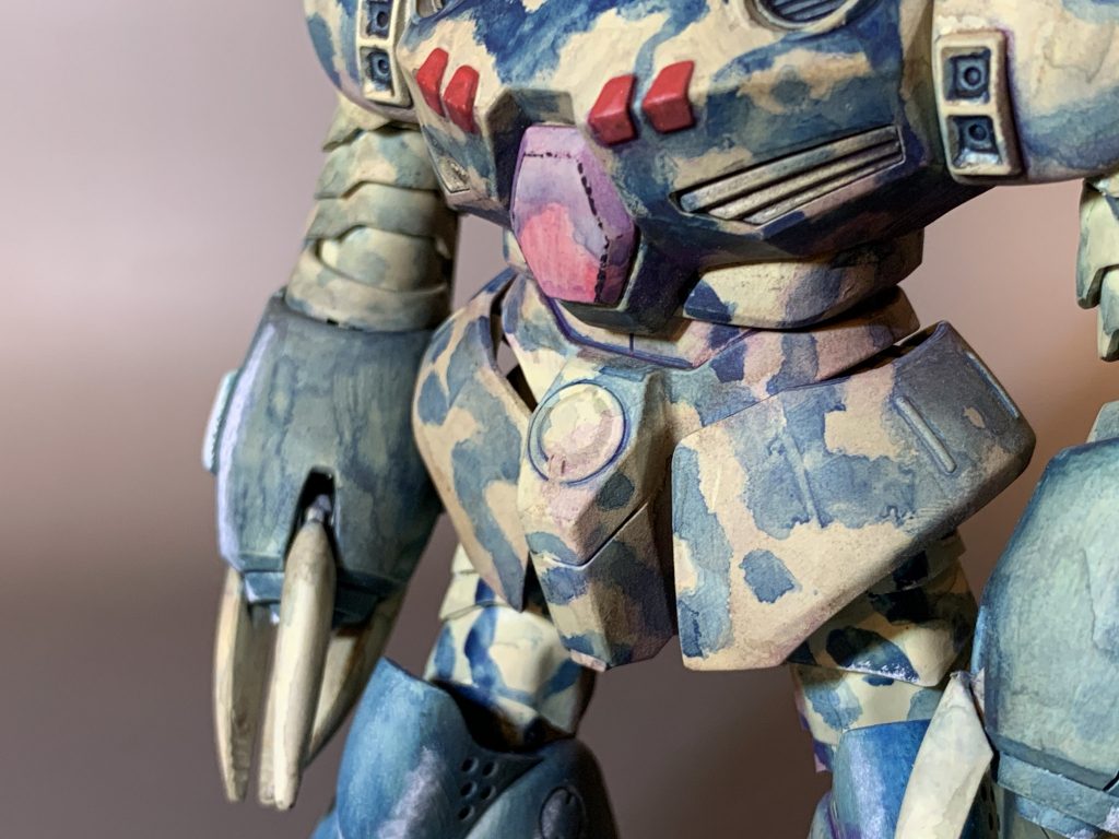 近藤和久先生の画集を参考に塗装しましたが、ちとワザとらしい感じになってしまいました。