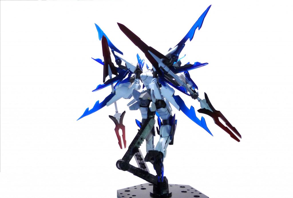 腰部後はなんだか色々スカスカだったのでプラ板他でそれっぽく細工