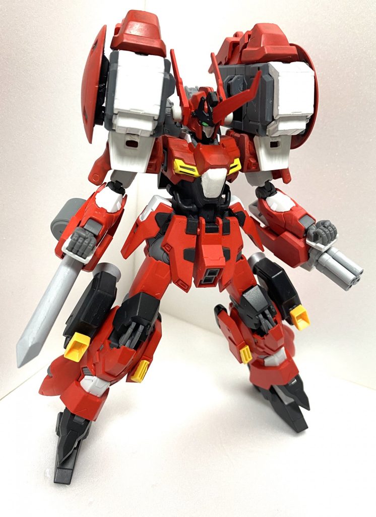 全体図
頭部は伊達や酔狂で生やしている訳ではない赤熱式ヒートホーンである