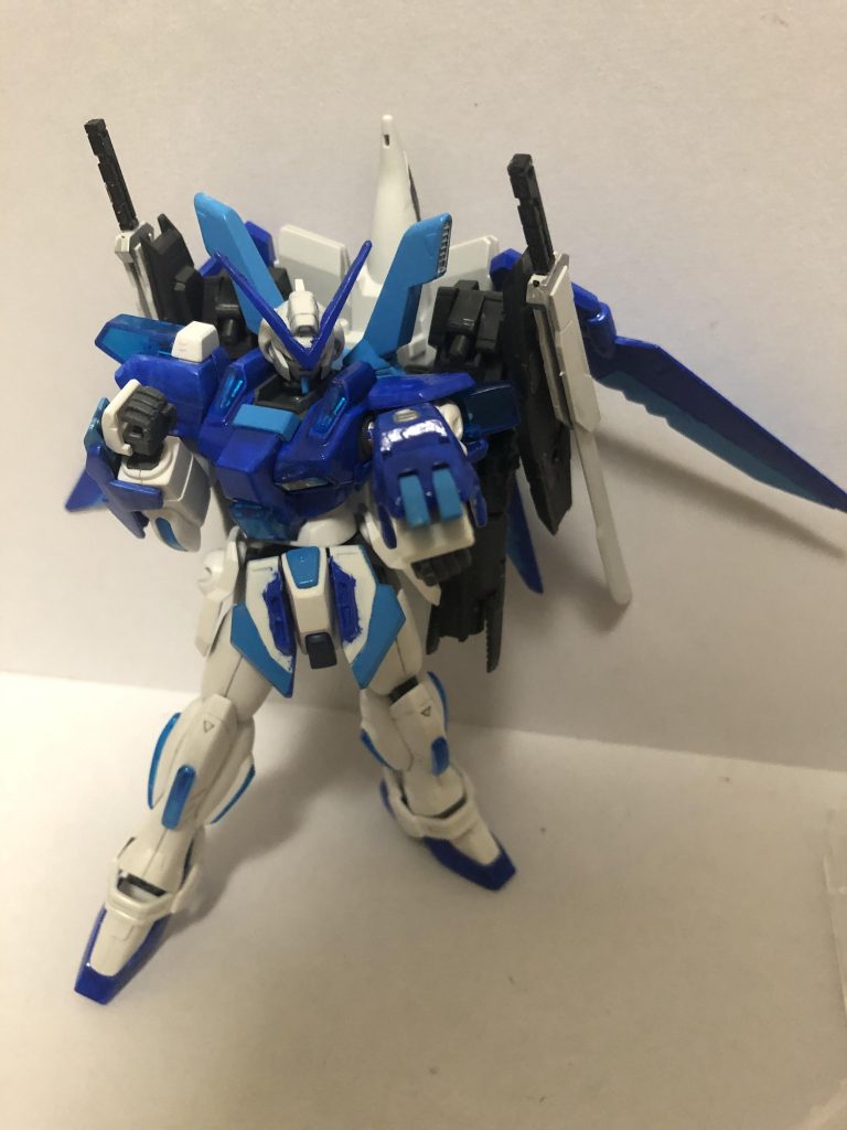 MSでの格闘戦にも視野を入れており、ナックルガードとマニピュレーターには協力な耐ビームコーティングが施されている。
    +