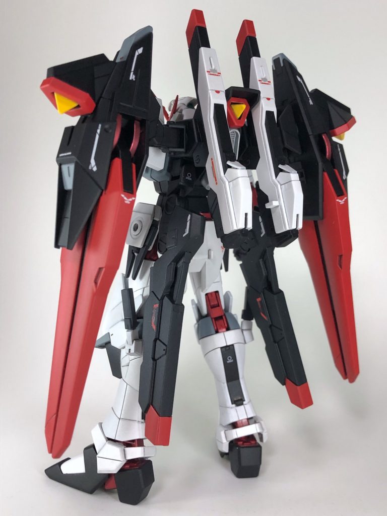 アメストが元々ハイペリオンの意匠を組んでいるような箇所があり、そこから逆算してハイペリオンに寄せようというのが発端古いキットであるパーツをブラッシュアップしつつポイントに組み込むことで遠目にハイペリオンと一目でわかる仕上がりにできたと思います
