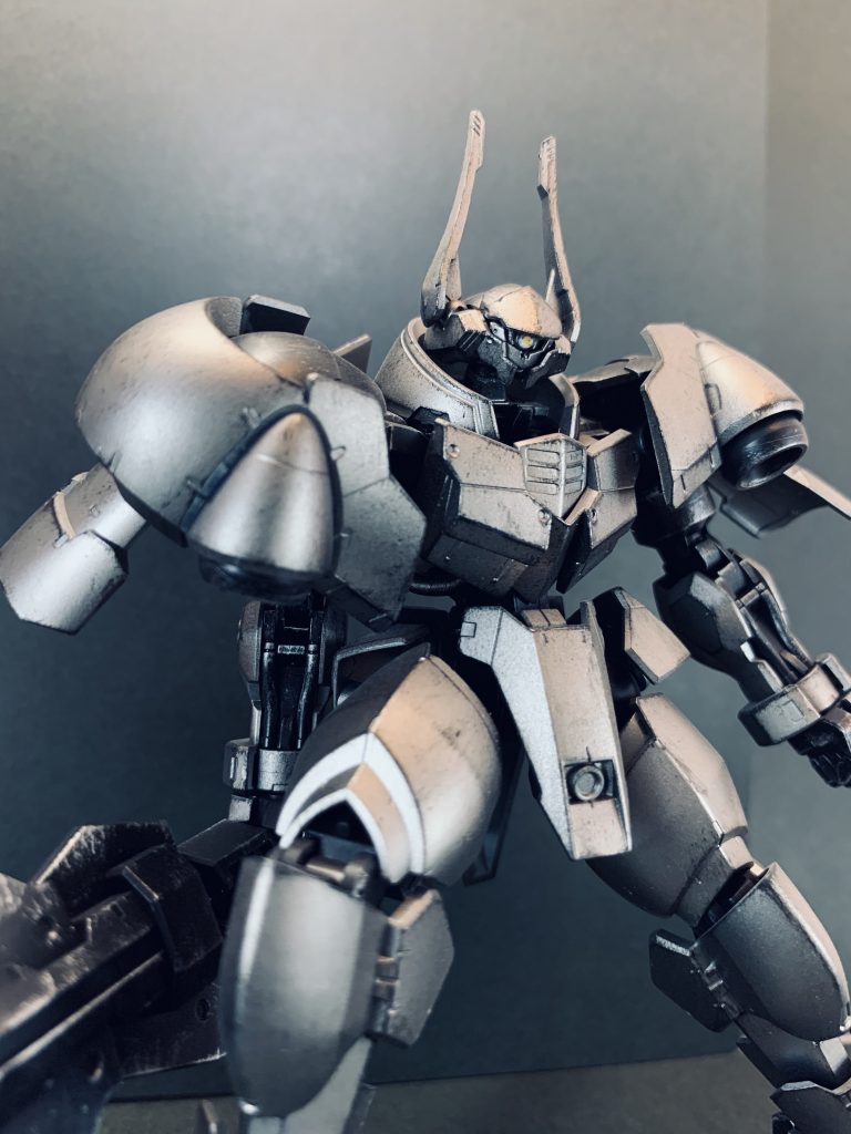 バストショット
MSなんかはWくらいまでしか知らないけど鉄血のオルフェンズのMSは異形感があっていいですね^_^