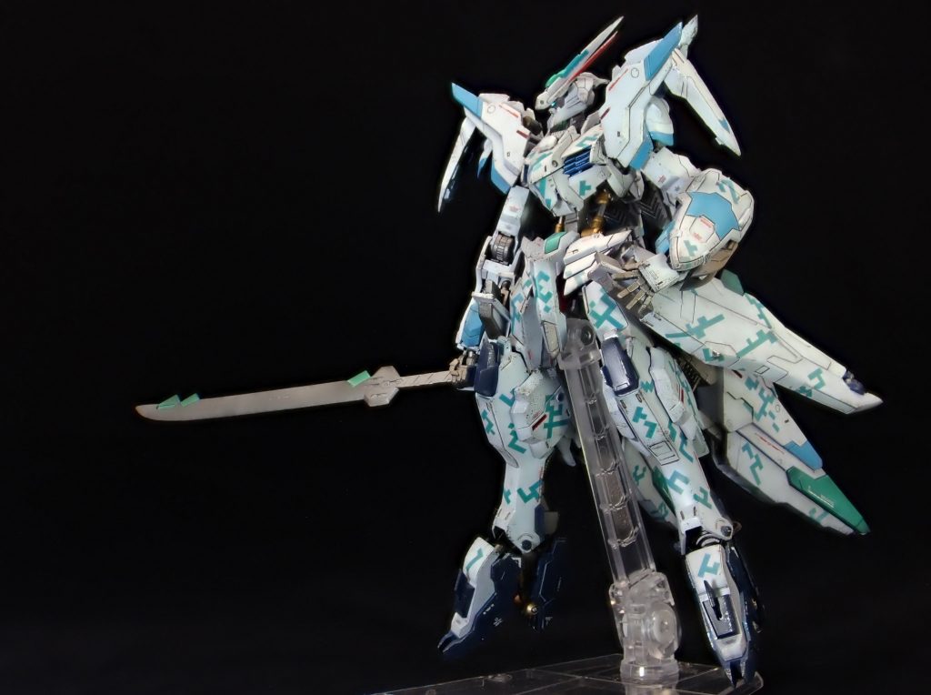 モデルカステンのフランカーカラーセットを使用したピクセル迷彩。
しつこくならない様に顔と肩には入れませんでしたが、丁度良かったと思います。