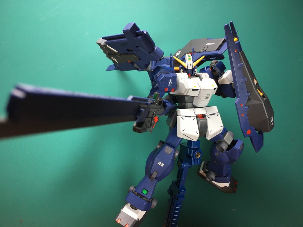 　池袋のまんだらけ那由他で購入した、FGプリムローズからチョバムアーマーを、手持ちの[フルドド(実戦配備カラー)](https://gumpla.jp/hg/370024)と合体。ヘイズル・ラー風にしました。

　ラーの胸部装甲は2号機だと緩くてつけられないです。