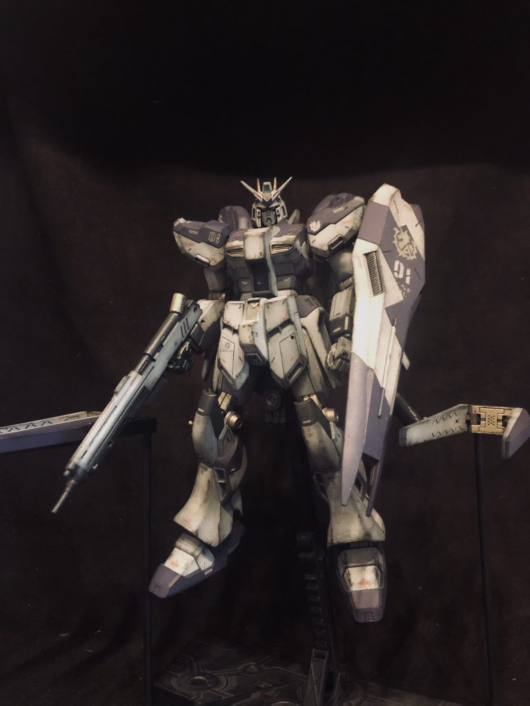 Hi-ν Gundam–3枚目/制作者：mammon