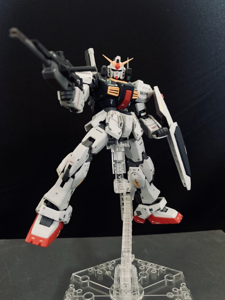 何も足さない、何も引かない。純粋にRGを堪能しました。初代ガンプラブーム体験者としては、もう何がなんだかわからんくらいの素晴らしく、そして全てに無駄のないパーツ構成でした。良い経験ができました。バンダイさん、ありがとうございます！！