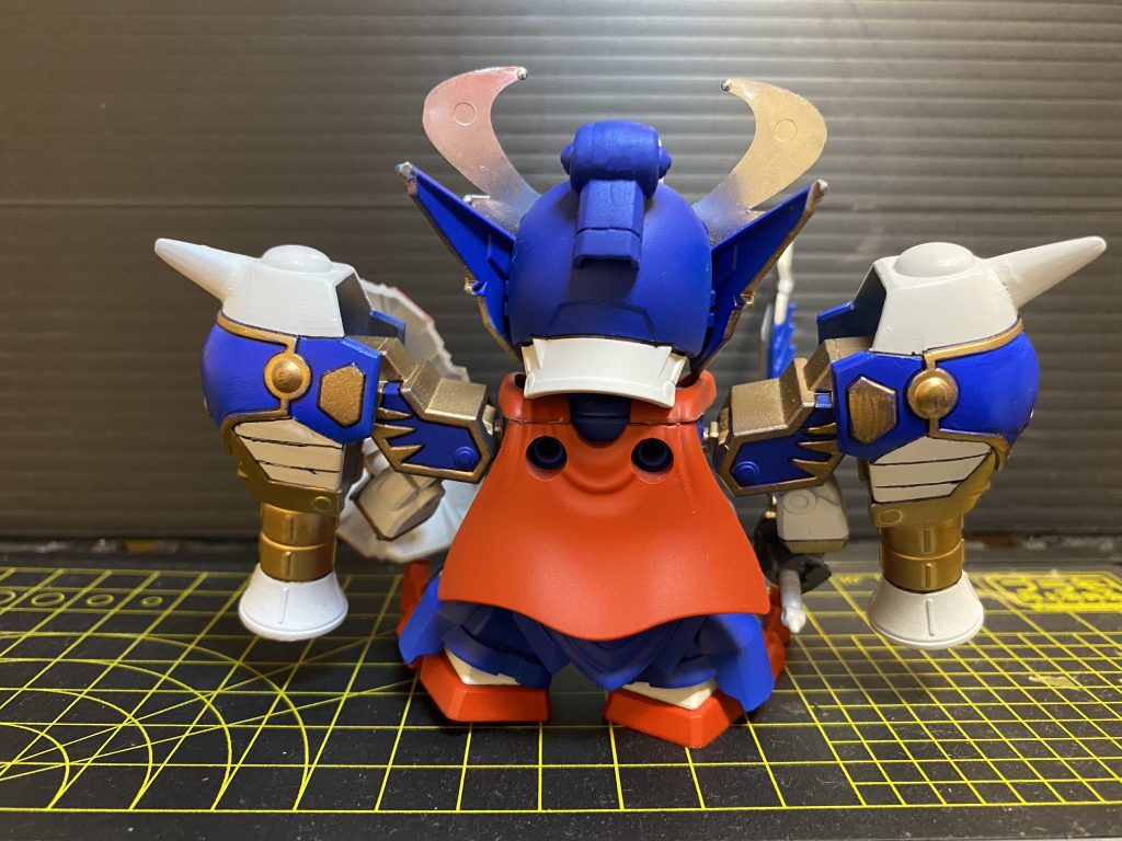 ズッシリ、ドッシリした感じが好きです。
背中もなんか作りたい。