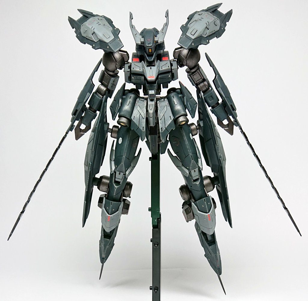 可動域が狭くてポージングはほとんどできません