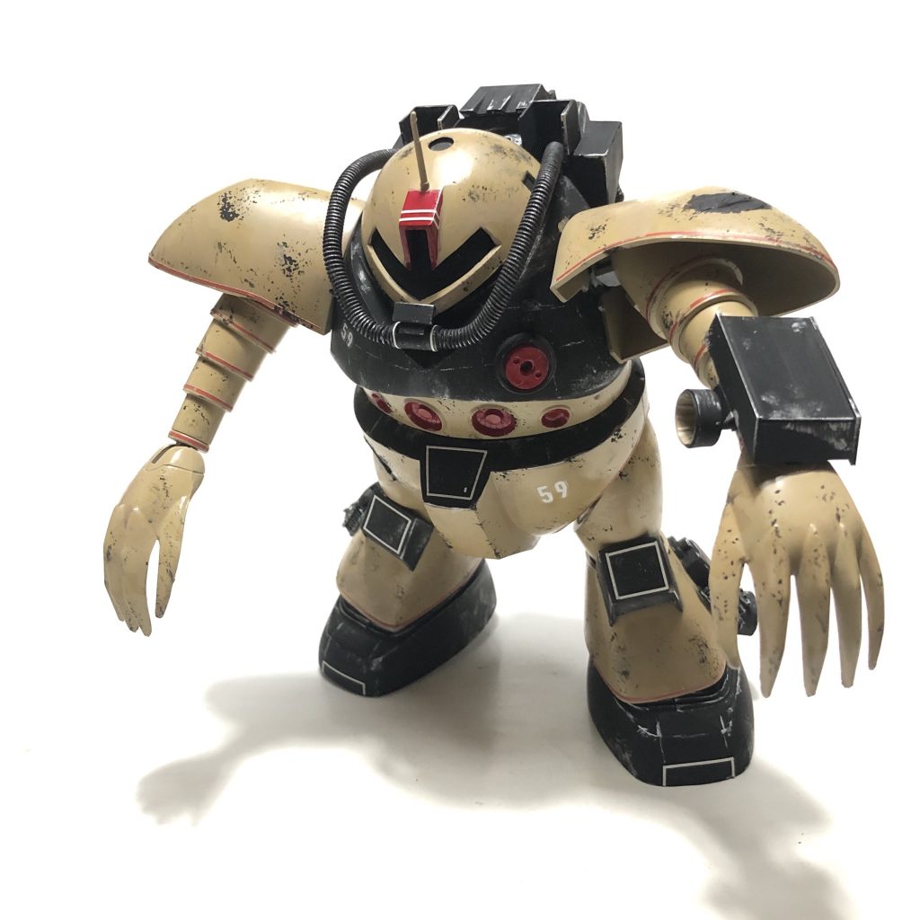 アクション主な兵装はメガ粒子砲×2ミサイル発射管×2と変わらず、フリージーヤード射出口には観測ビーコンを装備。通信エリアの拡大に一役
+