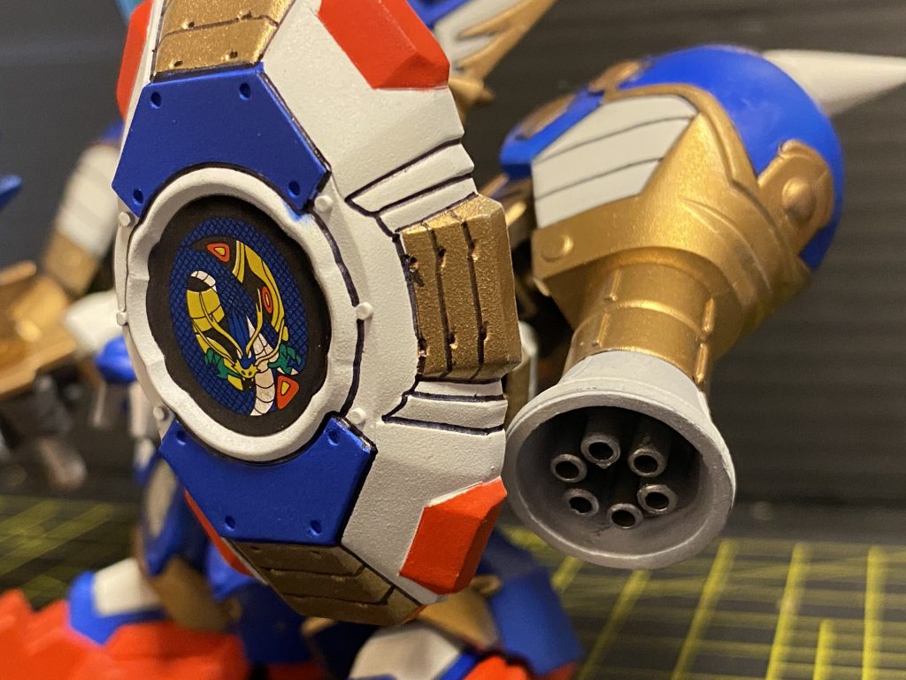 見ようとしないと見えないけど、隠しガトリングを仕込んでみました。自己満。