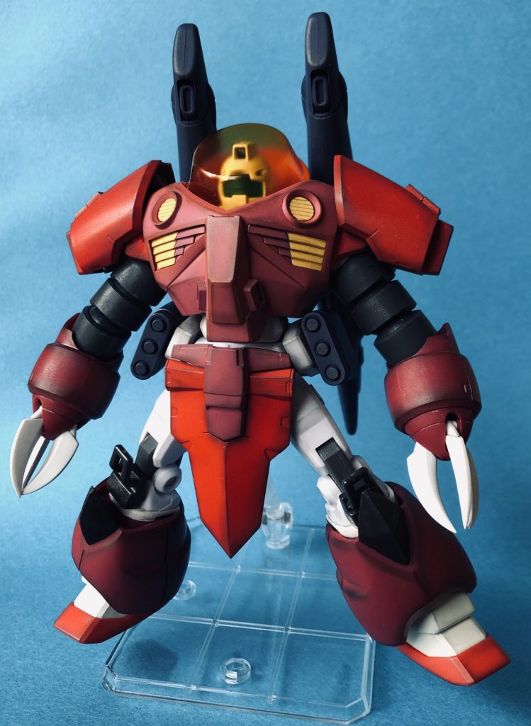 中身をくりぬいたズゴックの殻を、ジムが「着て」いる格好です。
昔の潜水服をイメージしてみたのですが、いかがでしょうか。
中身のジム、頭はHGUCジムですが、他の部分はほとんどガードフレームを使っています。