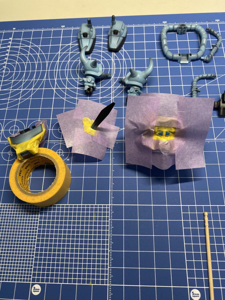 胸の三角の部分はキャンディ塗装にしました。
剣の色、間違えたかな？(￣▽￣)w