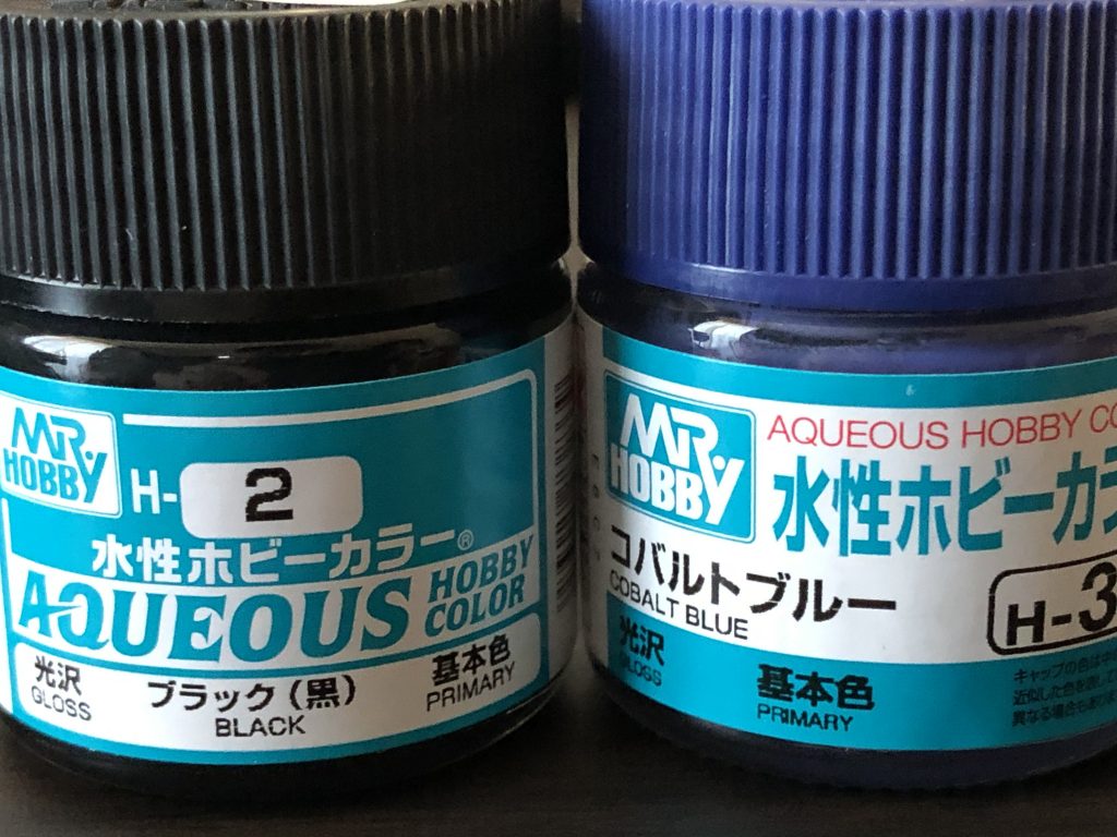 ウラヌスアーマーの色はこちらを混ぜて色を作りました。青7と黒3くらいでしょうか。
    +