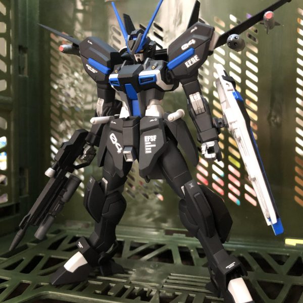 ウィンダム改〝シュバルツ.フリューゲル〟