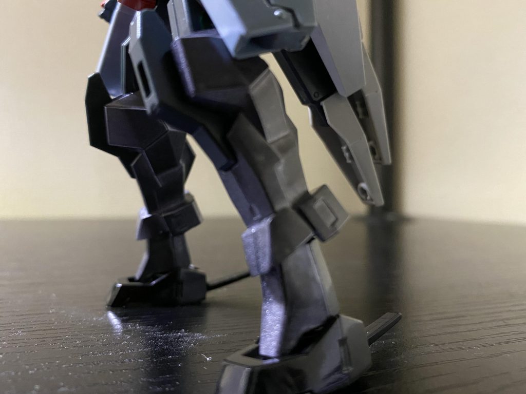 また、予算を軽減するために、少ない塗装のため足・腕はガンメタリックのみ。この鎧のような見た目から作者は武人の鎧を思って「ケルディムガンダム 剛 」と名付けた模様。