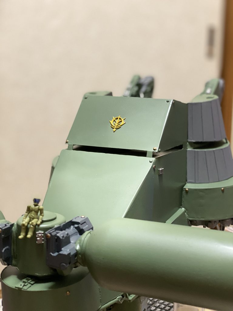 一言でデカいです。ジオン兵にサイズを合わせたら1/60サイズになりましたので。