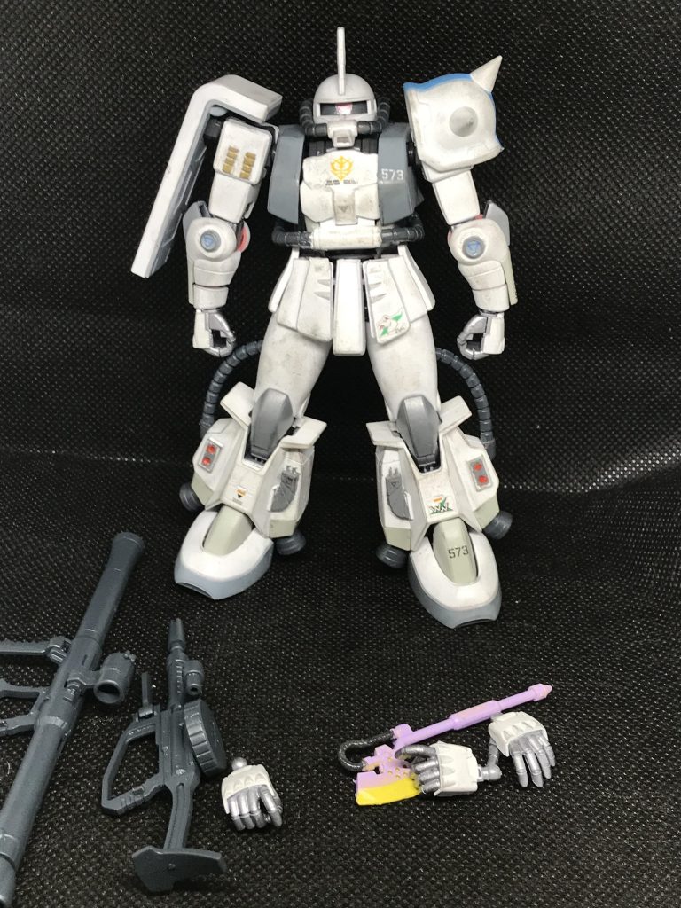 武器一覧。
手の甲のパーツは無加工で取り付け可能です。