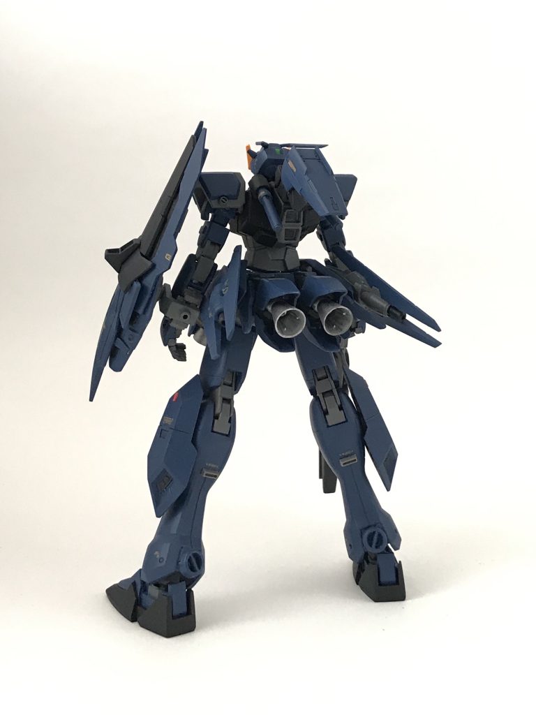 メインスラスターとスカートバーニアの併用で地上でも自慢の速度を発揮し、敵機を凌駕することが出来る。しかしながら推進剤も大量に消費するため、通常はメインスラスターと脚部スラスターで機体の姿勢制御を行い、スカートバーニアは長距離跳躍や短期加速時に使用する。