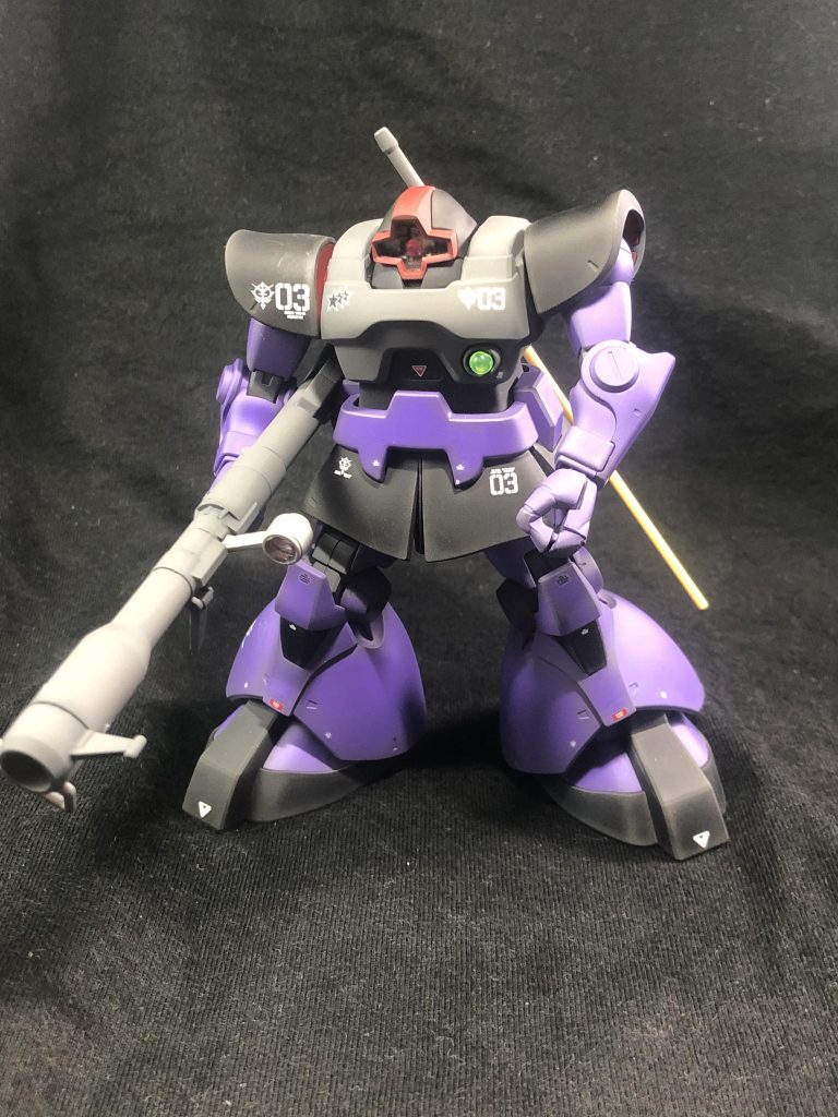 ドムのジェットストリームアタック以外のポーズが思いつかないので、何となくのポーズ変更。
    +