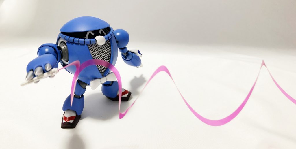 背中にマウントしていたビームサーベルの持ち手は右手に装着出来ます。
エビス丸はゲーム作品によって武器が変わるのですが、今回はリボンにしてます。
HGノーベルガンダムから拝借してます。