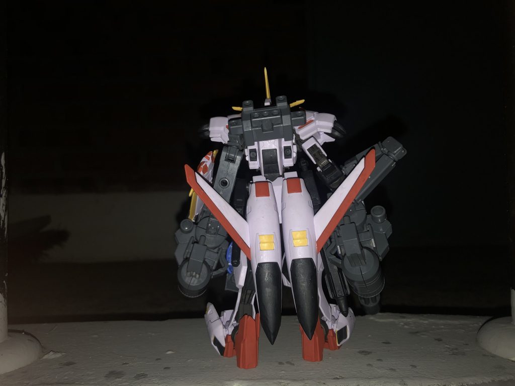 当機の特徴であるスラスタも健在