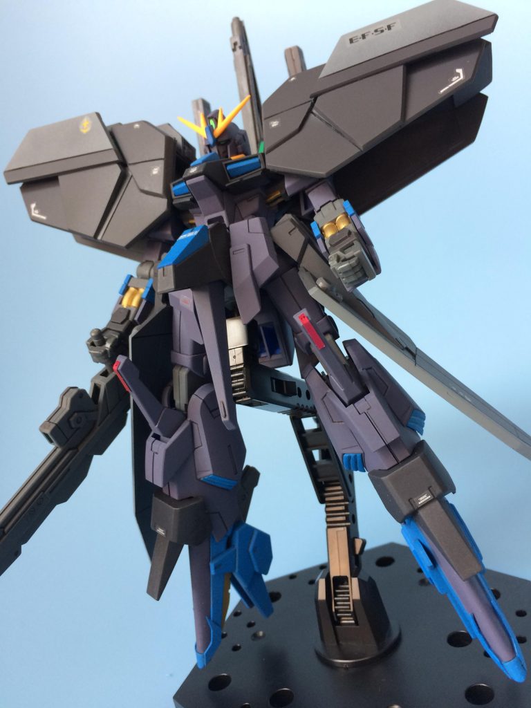 下からです。前回投稿しましたOガンダムを塗装したことで、塗装モチベーションが上がってしまい、中途半端に放置してた初スクラッチパーツを完成させよう!となりました。気まぐれです😅缶スプレーで塗装してます。時間の関係上、Ex-Sガンダムからの流用パーツ等は今回は置いておいて、またやる気が出た時に完成させようと思います。ですので、ZZⅡにスクラッチパーツをプラスしたガンプラということで、一先ずは終了です‼️