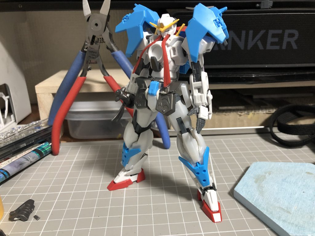制作初期
00の機体＋戦国！というモチーフは決まっていたので原型となるナドレに加工を加えていきました。
ナドレ＋00スカイで構成されています。