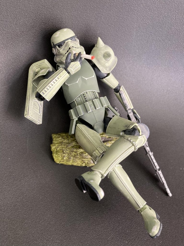 深残業の休憩時には愚痴をたまにこぼします。
・・ベイダー卿、人使い荒いんだから・・