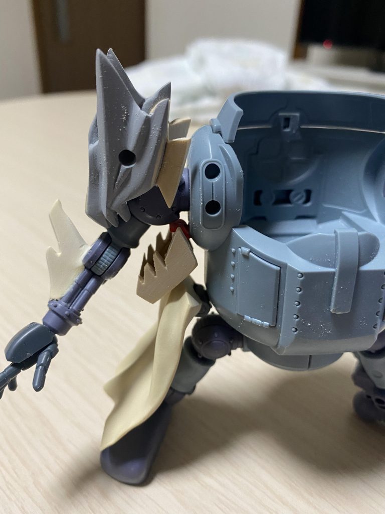 右半身製作途中です。