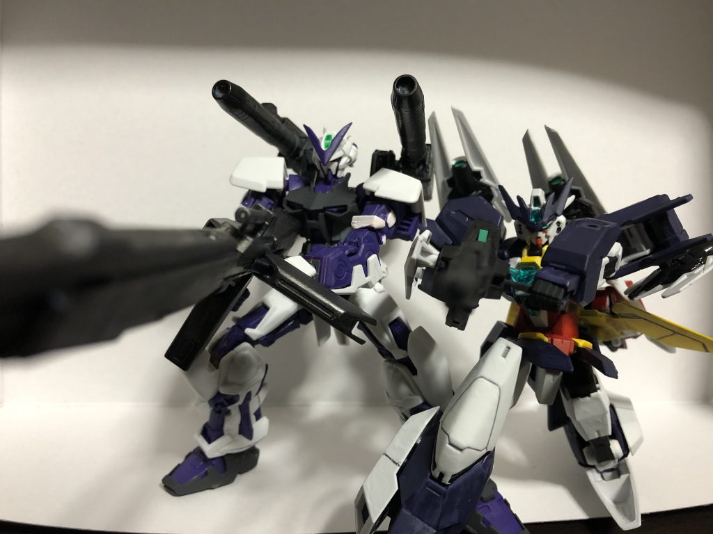 狙撃と称していますが、私のガンダムが装備しているのは狙撃に向いた兵器ではなく、実はハイパー・メガ・ランチャー。結局、ビームをぶっ放すだけで終わってしまったのだとさ。ヒロト「ヴィーナスの方が良かったか……?」