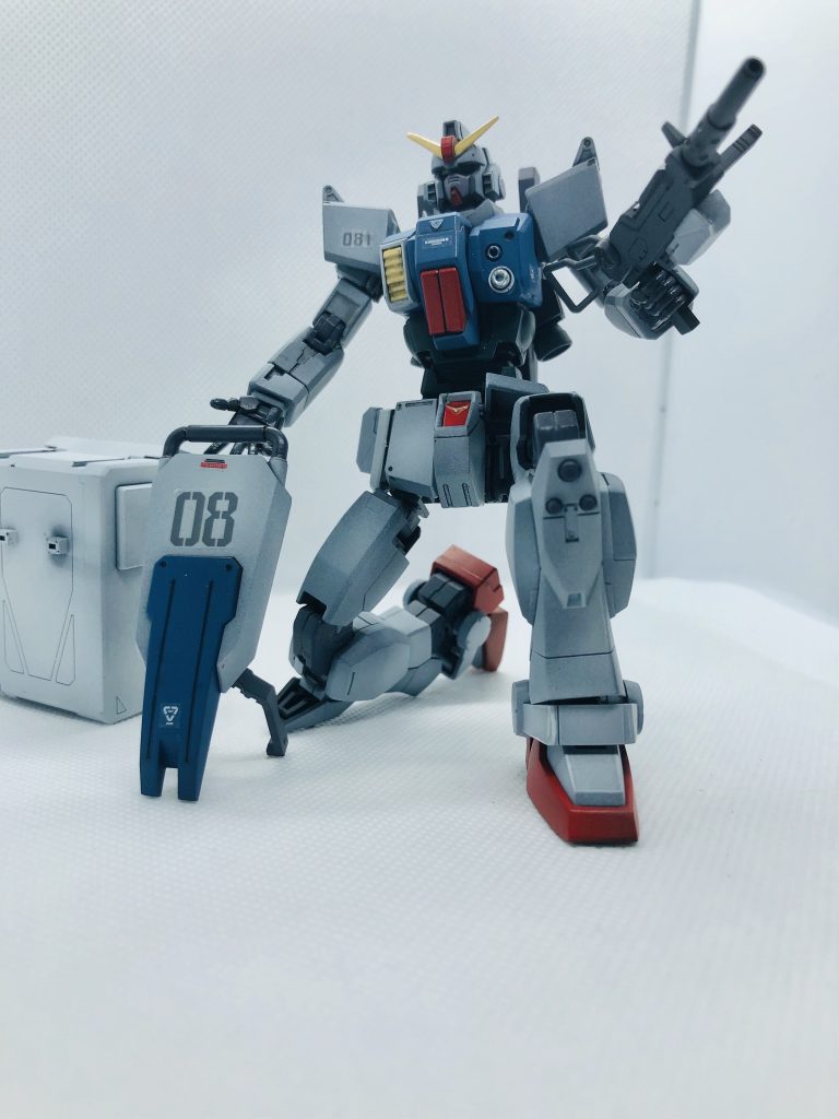 陸ガンはしゃがみポーズが似合いますよね