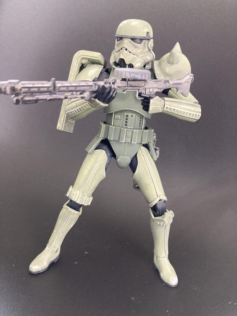 帝国軍装備のブラスターライフルもザクマシンガン風にカスタマイズしてますが暴発しないか心配です・・