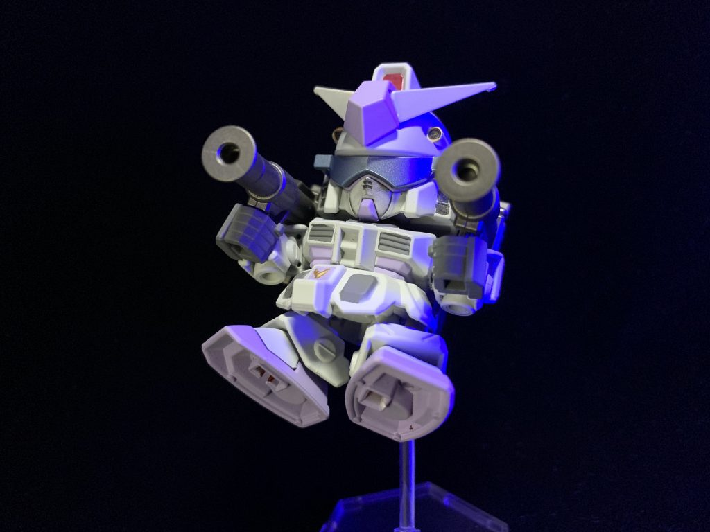 SGG-3ガンダム(以下、G-3)SD機体よりも軽量ゆえの軽やかな動きで戦場を舞い、的確にダブルバズーカで敵の隙を狙い撃つ、後衛からの支援に特化した機体。冷静沈着な性格で、調子に乗ったプロガンに向ける視線は冷たい…+