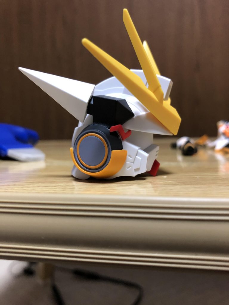 制作過程まず頭。元ネタのねん◯ろいどからパーツを頂いて貼り付け