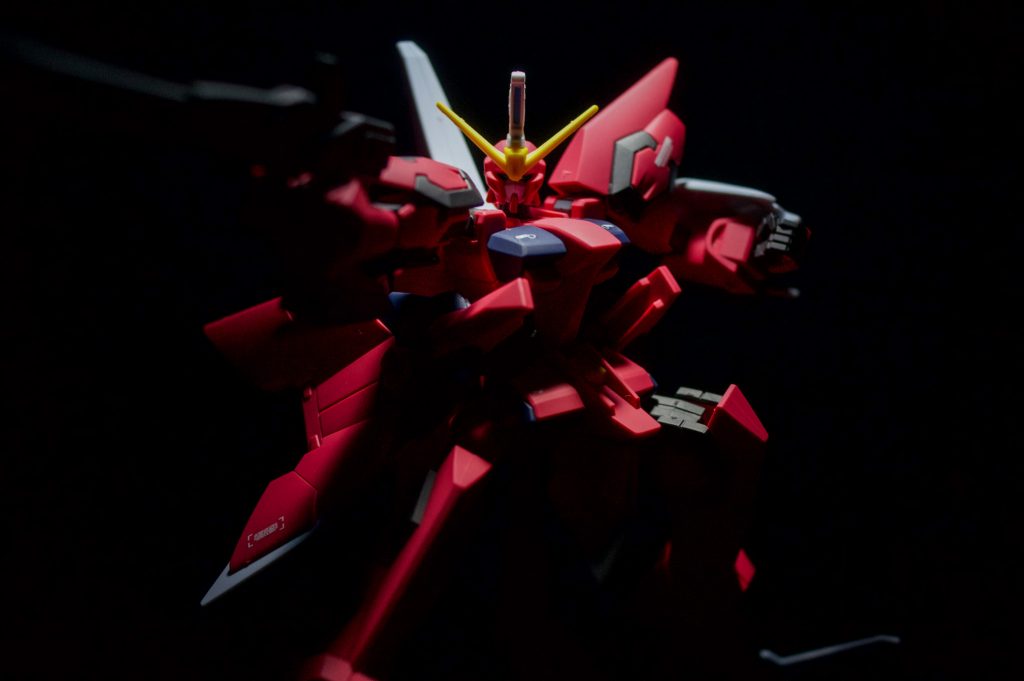 HGイージスガンダム 照明の感じを変えて