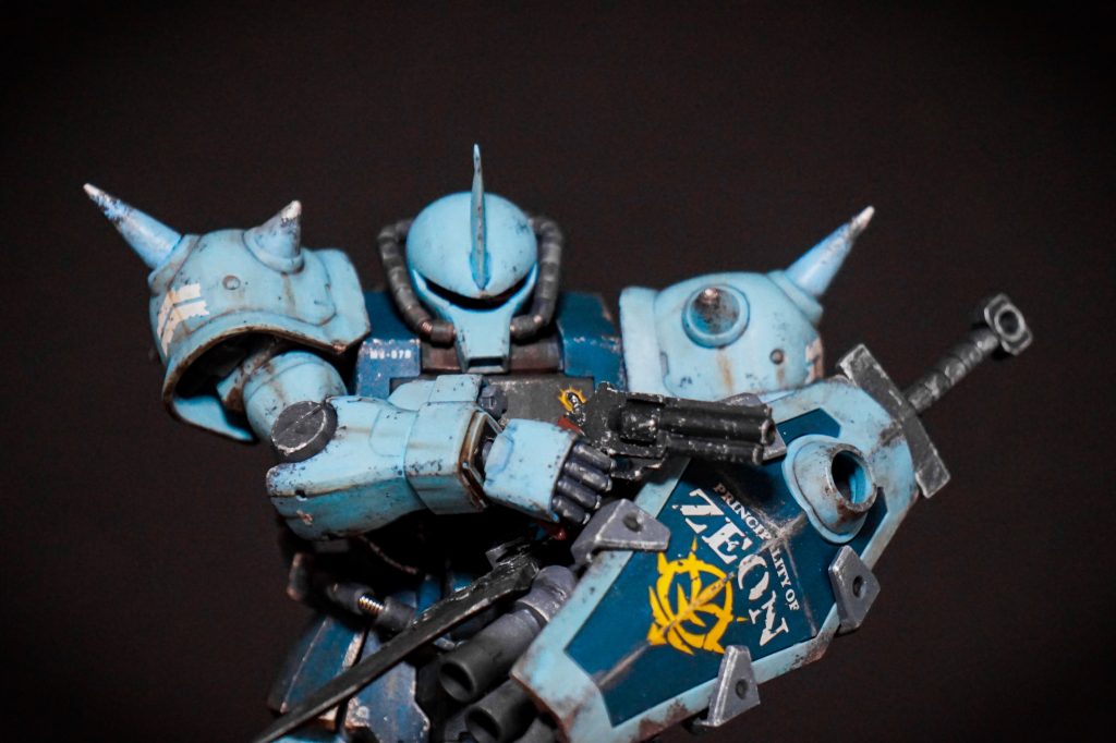 牽制用のハンドマグナム。単発の威力に長け取り回しに優れますが、装弾数が少なく射程も短いです。