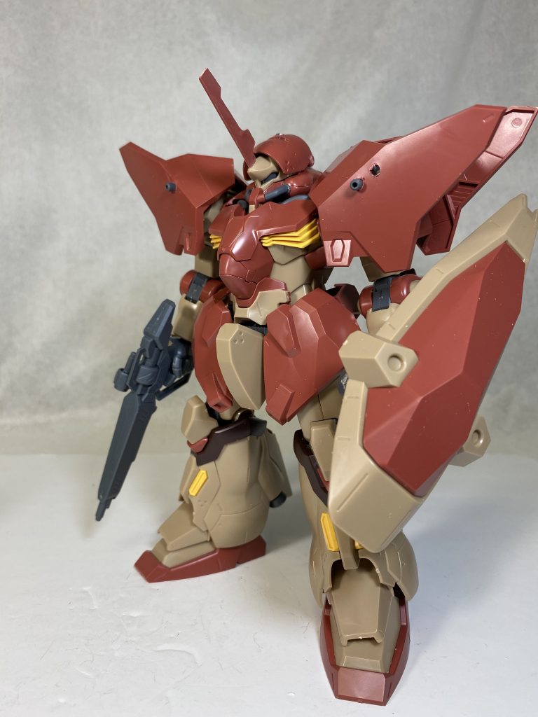 パチ組みから1時間でここまで。
シルエット出来てます。
肩バインダー1番乗りを取るため、ツイッターにアップ。