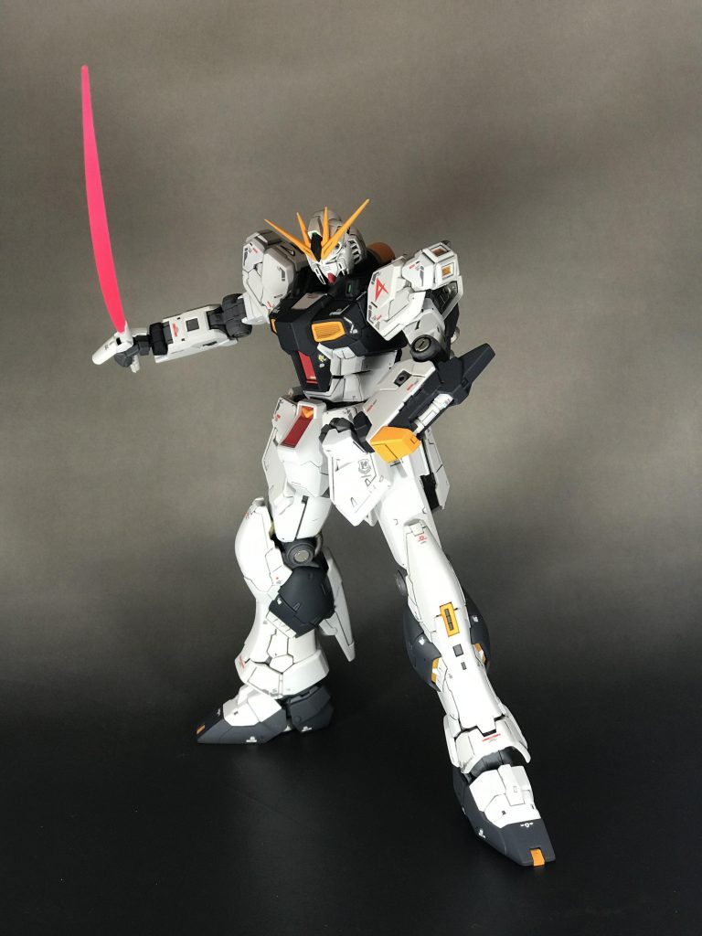 サーベルは蛍光ピンク