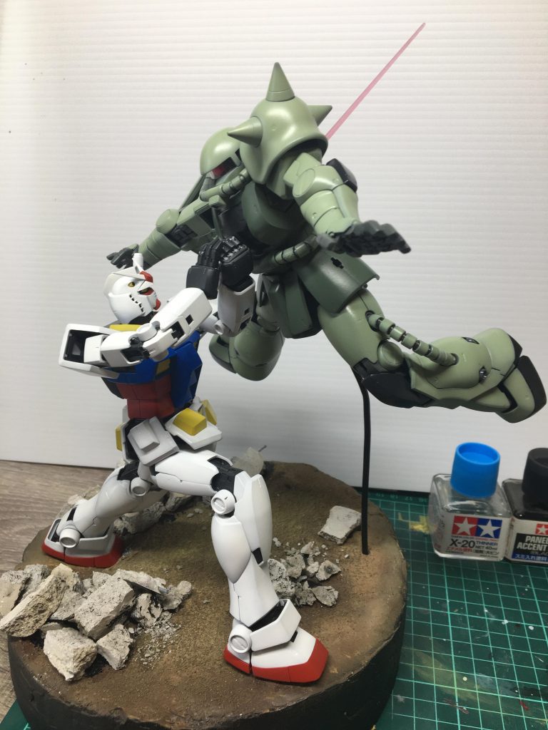 ザクの塗装まで完了
    +