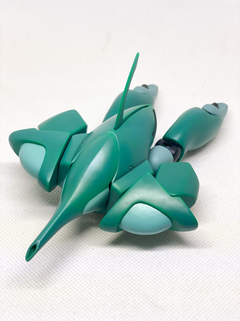 モビルアーマー形態フロントビュー。