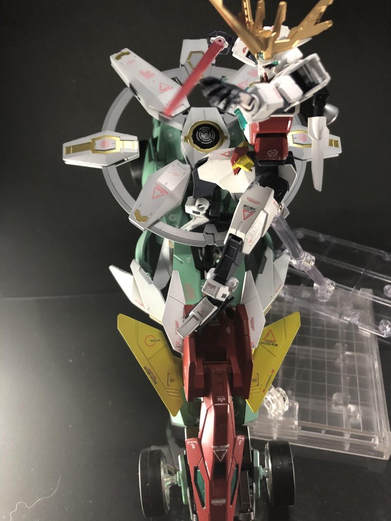 まぁ無難にこんな感じに乗っかって敵をサーベルで切るのも良さそうですよね