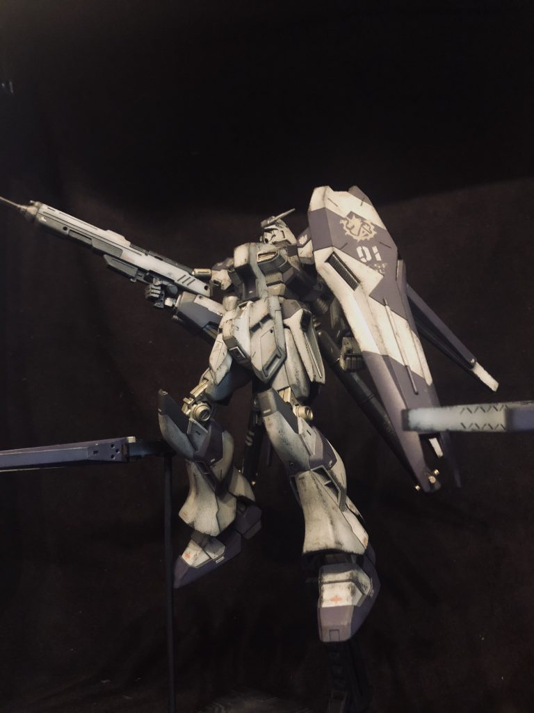 Hi-ν Gundam–4枚目/制作者：mammon