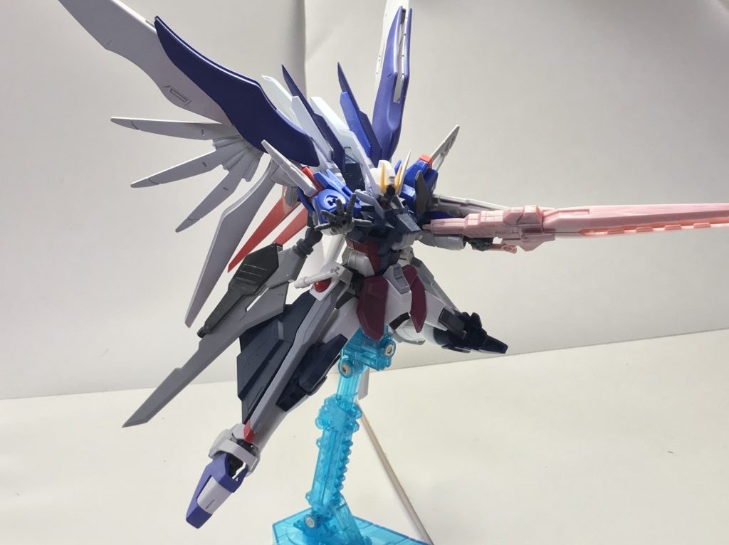 塗装前。
長々と失礼しました。本サイト及びアイマスとガンダムを絡めたTwitterのハッシュタグ、「アイマスオールガンダムプロジェクト」に以前黛冬優子機をイメージしたものを投稿したので芹沢あさひ機をイメージして作ったものです