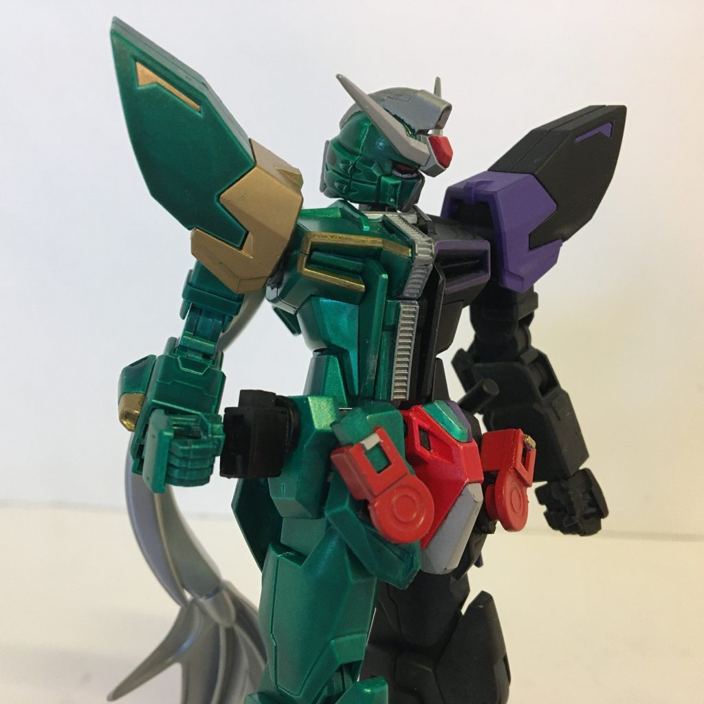 少し見づらいですが右サイドアーマーを必殺技が出来るようにガイアメモリも脱着可能になっております。