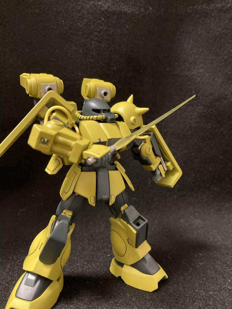 そして数少ないビーム兵器のビームサーベルは平均的な威力を持つ代物．ここまで来てわかる通りこの機体は1:1で勝負するよりも「味方が敵を攻撃している時に援護する」「敵が無視できない程度の威力でチマチマ攻撃して気を惹き付けている間に撃ち落としてもらう」というコンセプトの他力本願寺住職な私が乗るに相応しい機体となっております(:3_ヽ)_では制作過程をば