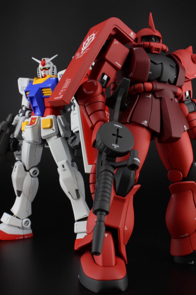 HG ガンダム＆シャア専用ザクⅡ (REVIVE)–3枚目/制作者：mandomまんだむ